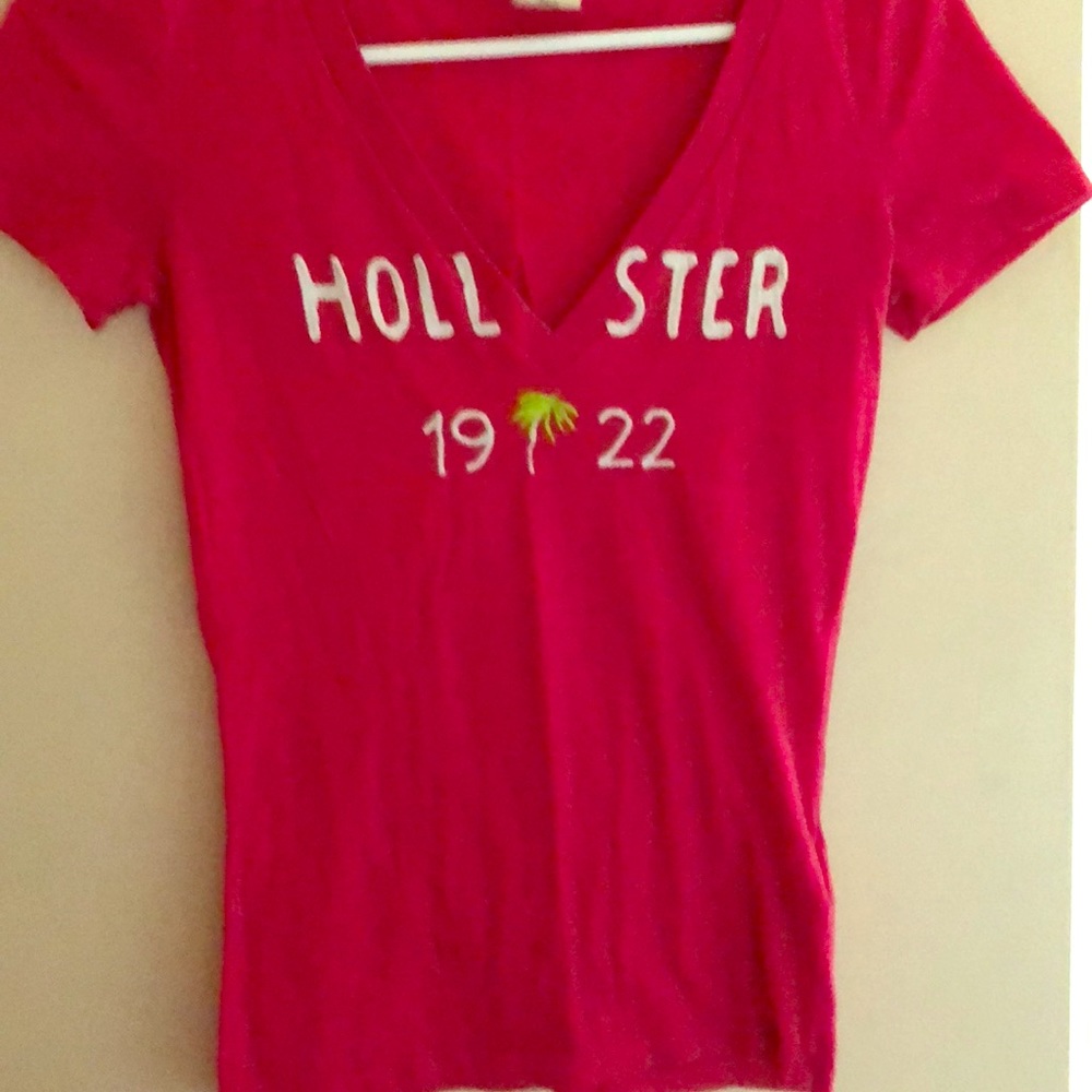Hollister v neck shirt